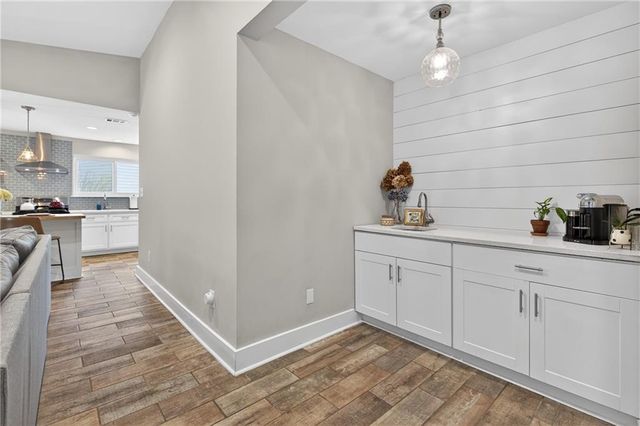 825 Lake Forest Circle, Roswell, GA 30076