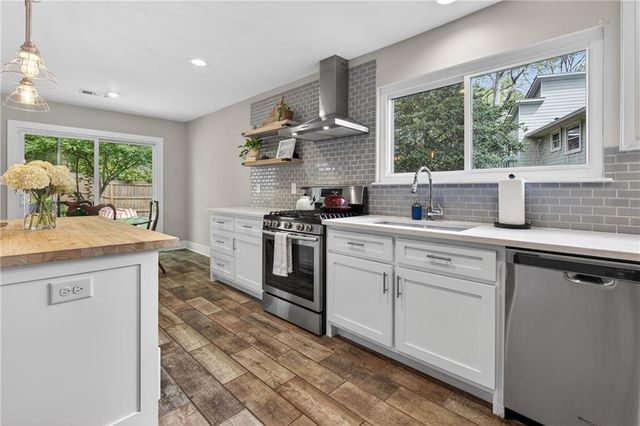 825 Lake Forest Circle, Roswell, GA 30076