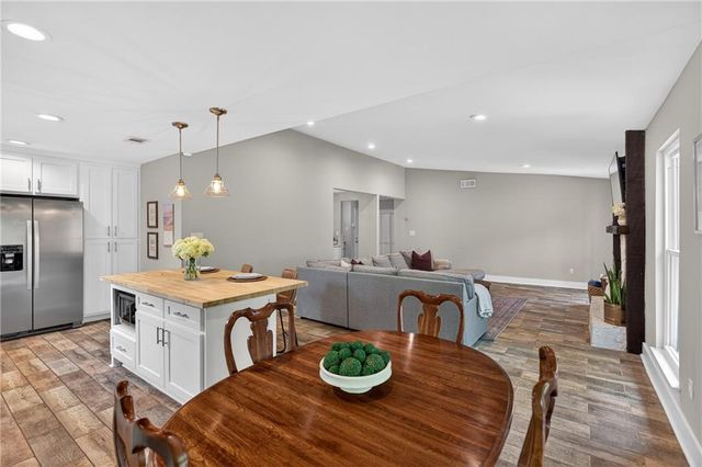 825 Lake Forest Circle, Roswell, GA 30076