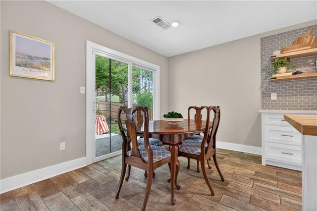 825 Lake Forest Circle, Roswell, GA 30076