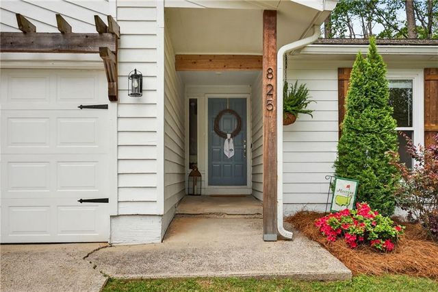825 Lake Forest Circle, Roswell, GA 30076