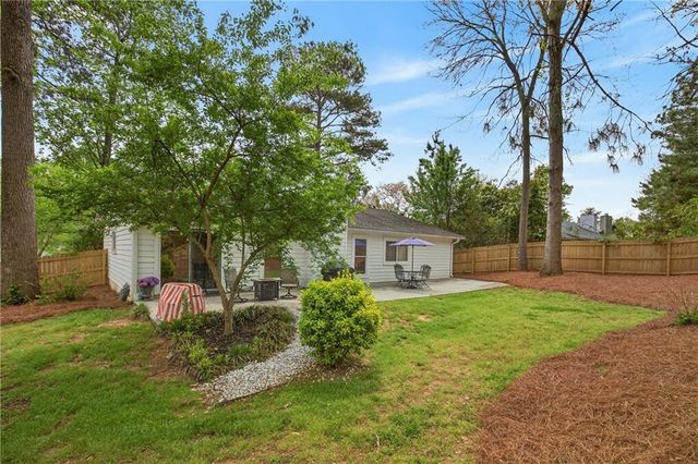 825 Lake Forest Circle, Roswell, GA 30076