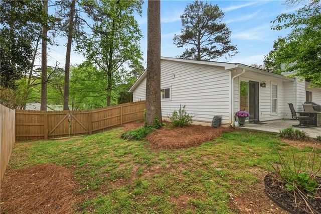 825 Lake Forest Circle, Roswell, GA 30076