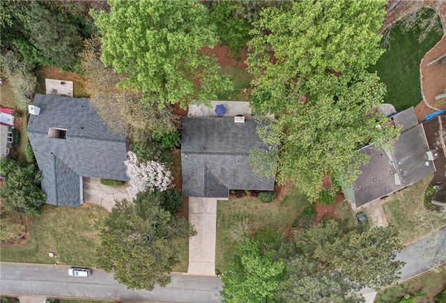 825 Lake Forest Circle, Roswell, GA 30076