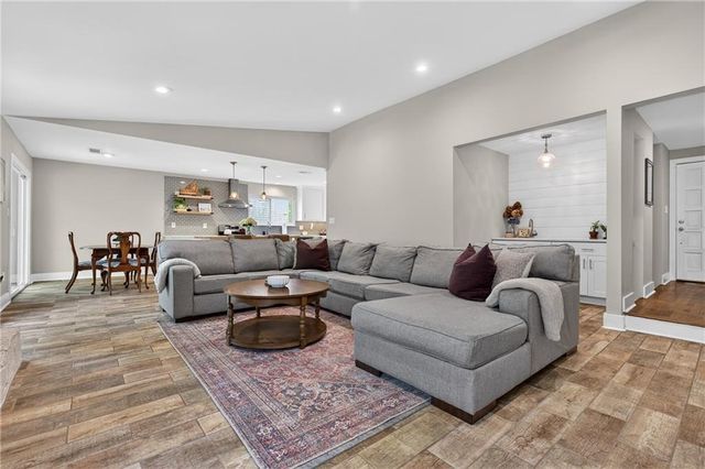 825 Lake Forest Circle, Roswell, GA 30076