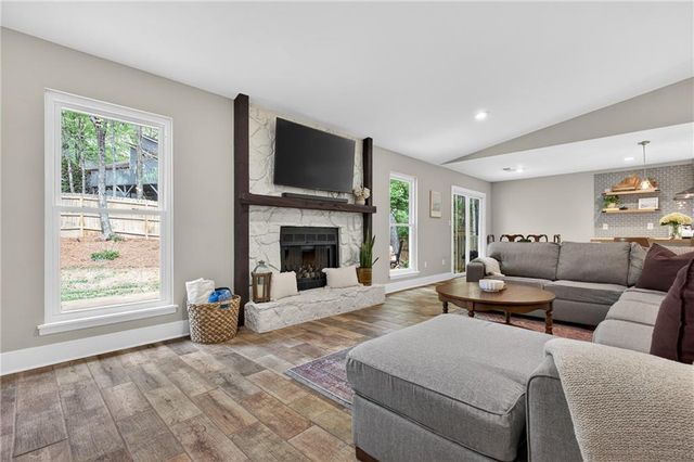 825 Lake Forest Circle, Roswell, GA 30076