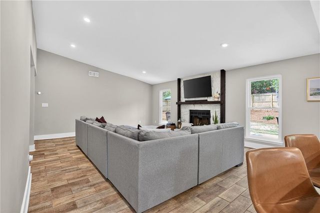 825 Lake Forest Circle, Roswell, GA 30076