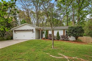 825 Lake Forest Circle, Roswell, GA 30076