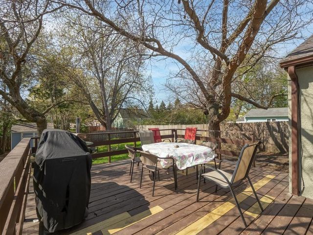 1052 County Road B W, Roseville, MN 55113