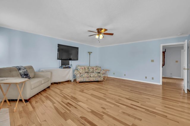 2207 Tom Dr, Clarksville, TN 37043