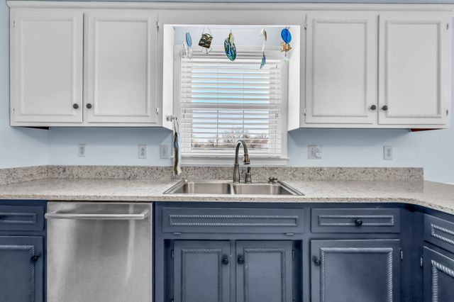 2207 Tom Dr, Clarksville, TN 37043
