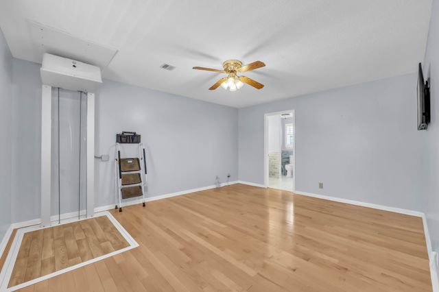 2207 Tom Dr, Clarksville, TN 37043