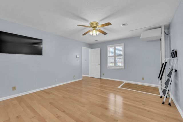 2207 Tom Dr, Clarksville, TN 37043