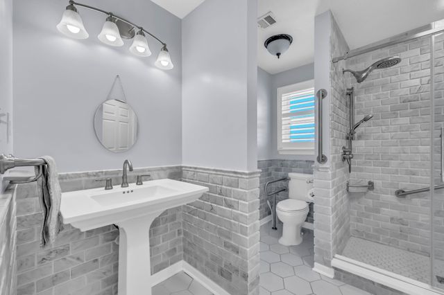 2207 Tom Dr, Clarksville, TN 37043