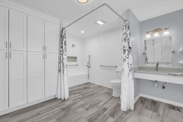 2207 Tom Dr, Clarksville, TN 37043