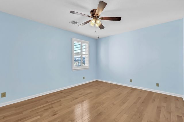 2207 Tom Dr, Clarksville, TN 37043