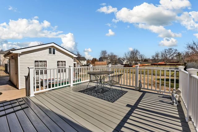 2207 Tom Dr, Clarksville, TN 37043