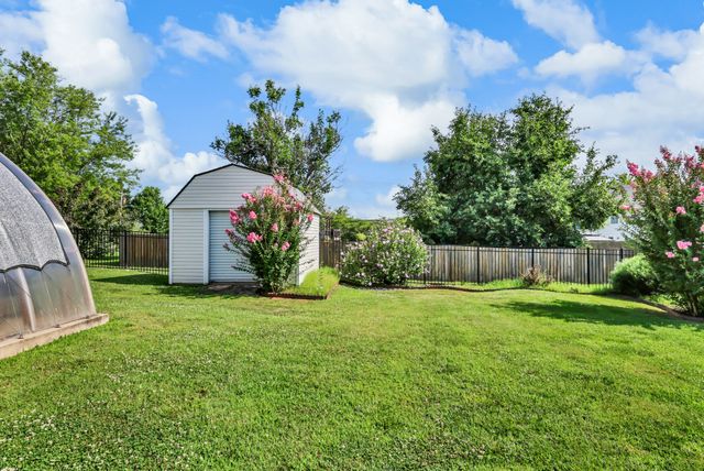 2207 Tom Dr, Clarksville, TN 37043