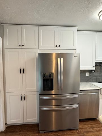 5521 N Colony Boulevard, The Colony, TX 75056