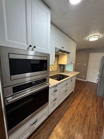 5521 N Colony Boulevard, The Colony, TX 75056