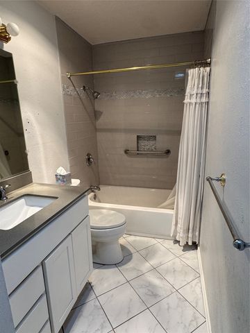 5521 N Colony Boulevard, The Colony, TX 75056