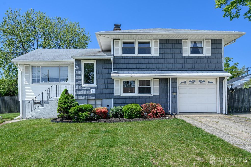127 Hagaman Street, Carteret, NJ 07008