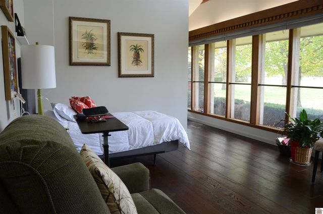 549 Robertson Road South, Murray, KY 42071