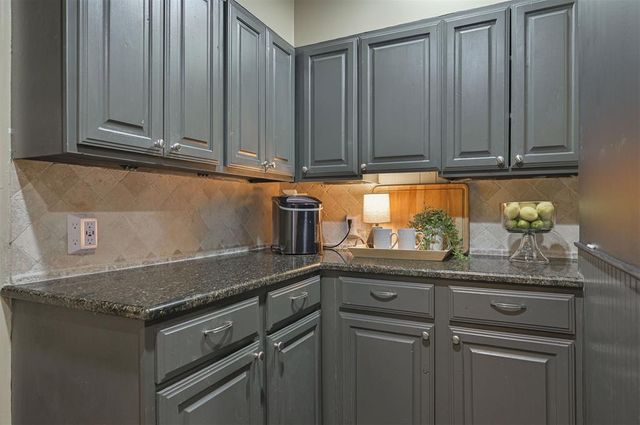 11416 Wolf Creek Road, Guthrie, OK 73044