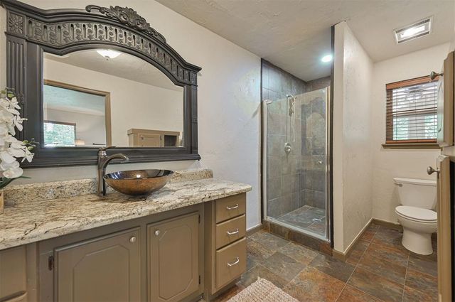 11416 Wolf Creek Road, Guthrie, OK 73044