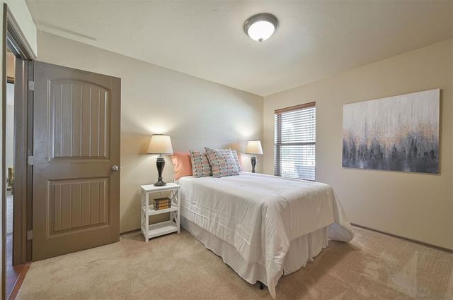 11416 Wolf Creek Road, Guthrie, OK 73044