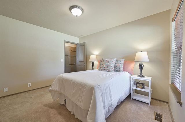 11416 Wolf Creek Road, Guthrie, OK 73044