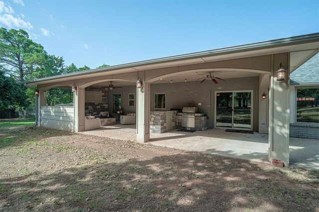 11416 Wolf Creek Road, Guthrie, OK 73044