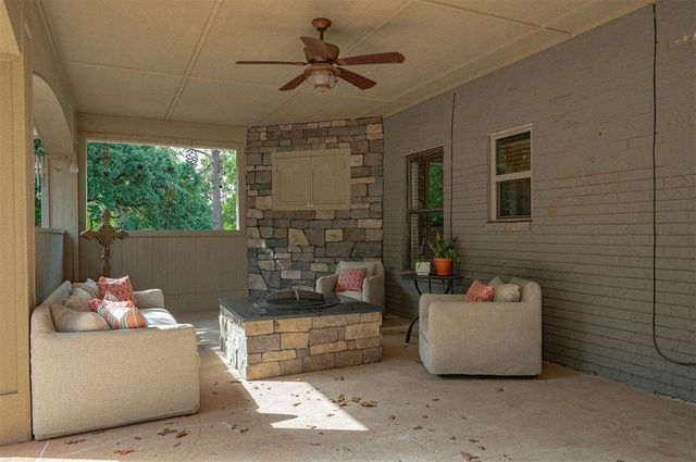 11416 Wolf Creek Road, Guthrie, OK 73044