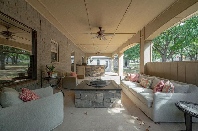 11416 Wolf Creek Road, Guthrie, OK 73044