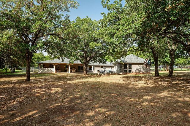 11416 Wolf Creek Road, Guthrie, OK 73044
