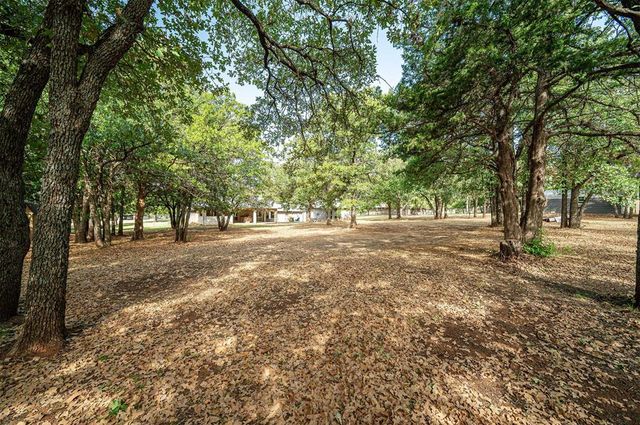 11416 Wolf Creek Road, Guthrie, OK 73044