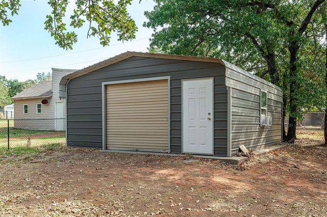 11416 Wolf Creek Road, Guthrie, OK 73044
