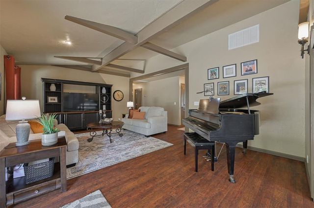 11416 Wolf Creek Road, Guthrie, OK 73044