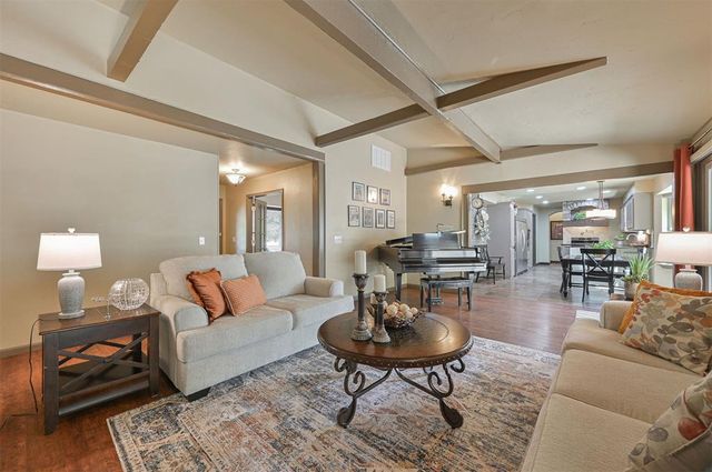11416 Wolf Creek Road, Guthrie, OK 73044