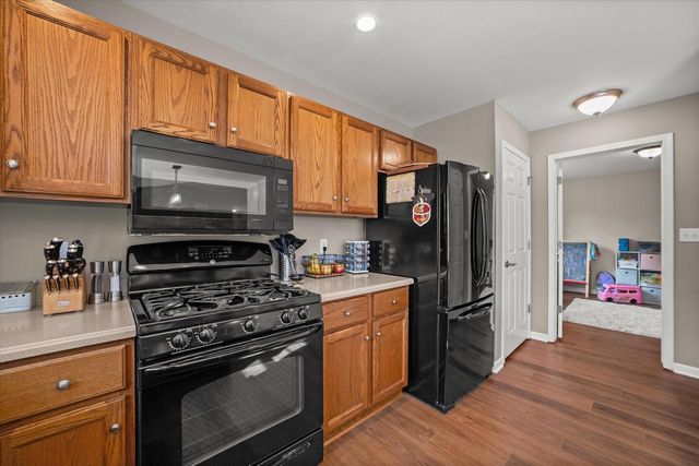 2321 E Cody COURT, Oak Creek, WI 53154