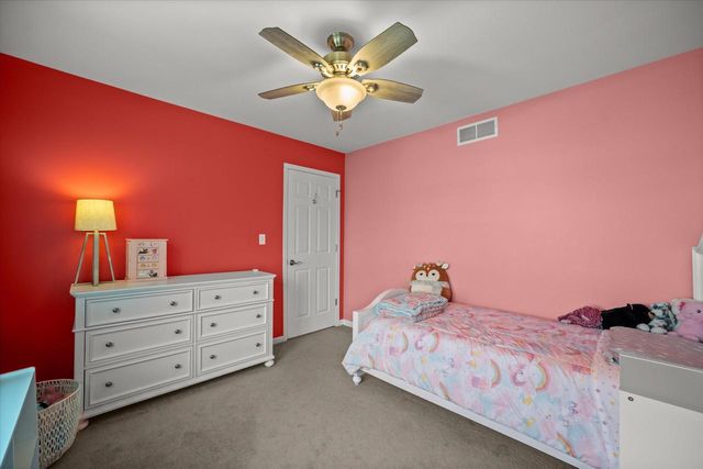 2321 E Cody COURT, Oak Creek, WI 53154