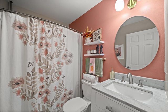 2321 E Cody COURT, Oak Creek, WI 53154