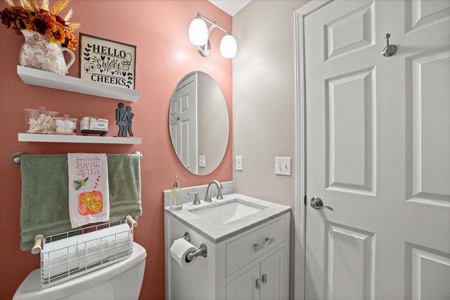 2321 E Cody COURT, Oak Creek, WI 53154