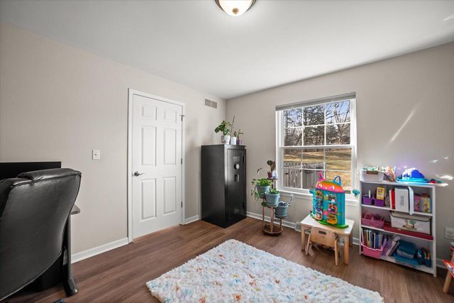 2321 E Cody COURT, Oak Creek, WI 53154