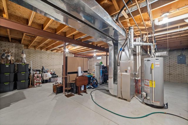 2321 E Cody COURT, Oak Creek, WI 53154