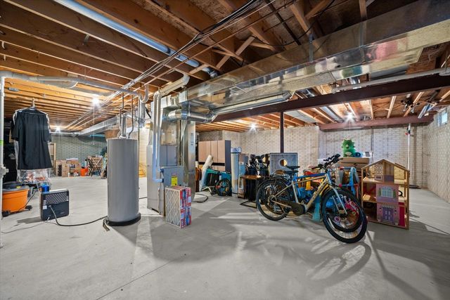 2321 E Cody COURT, Oak Creek, WI 53154