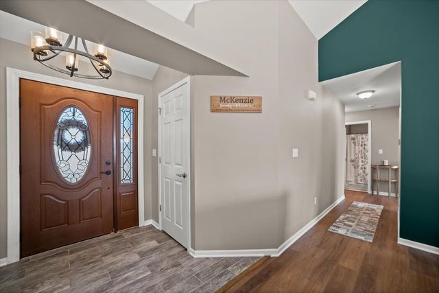 2321 E Cody COURT, Oak Creek, WI 53154