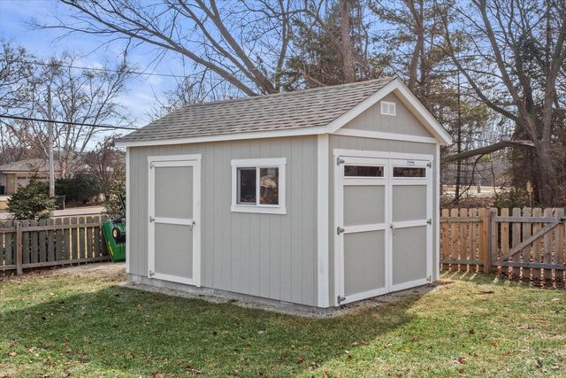 2321 E Cody COURT, Oak Creek, WI 53154