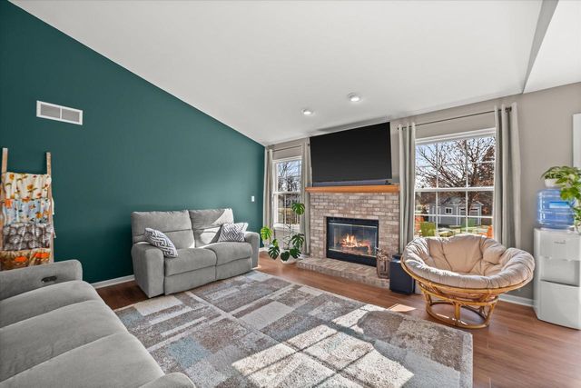 2321 E Cody COURT, Oak Creek, WI 53154