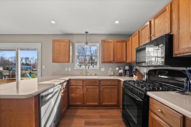 2321 E Cody COURT, Oak Creek, WI 53154